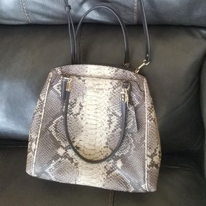 Like new condition Coach Minetta crossbody satchel